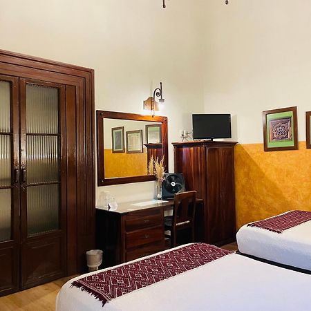 Hotel Historia Морелия Экстерьер фото