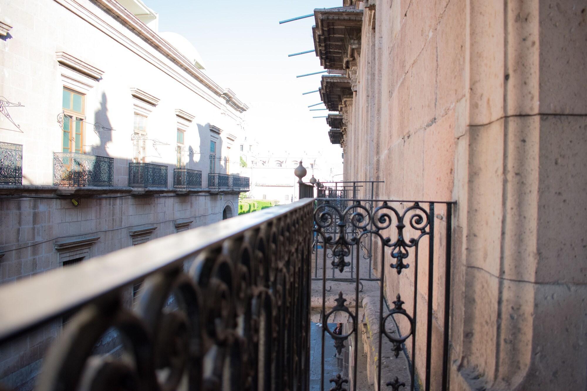 Hotel Historia Морелия Экстерьер фото