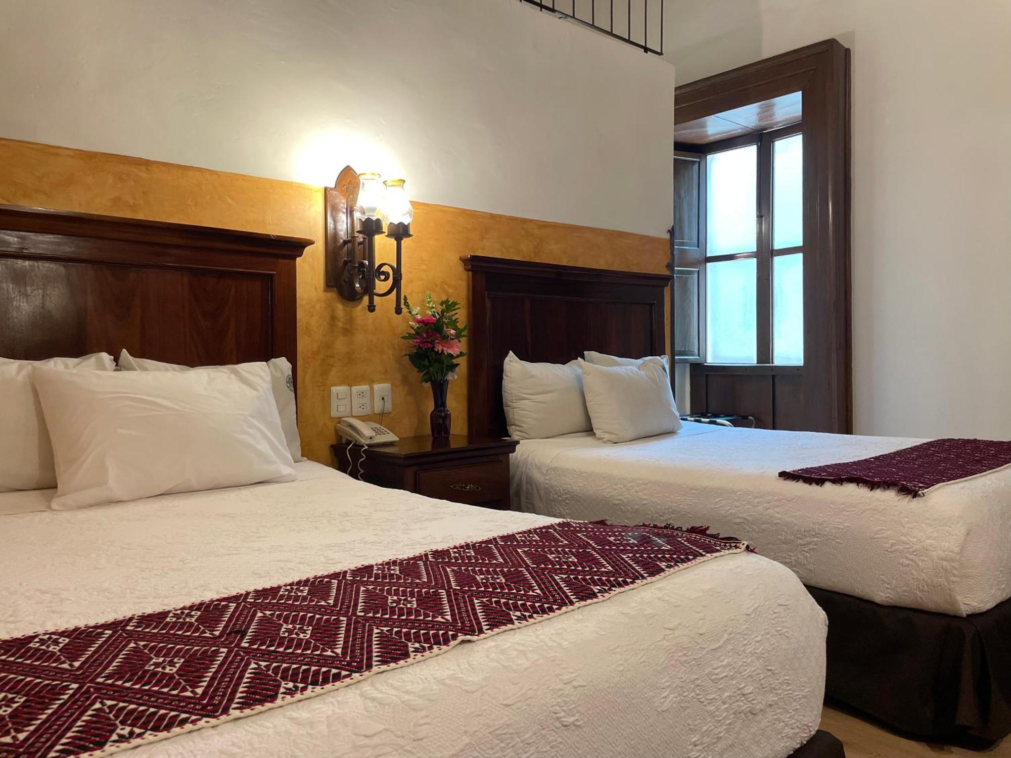 Hotel Historia Морелия Экстерьер фото
