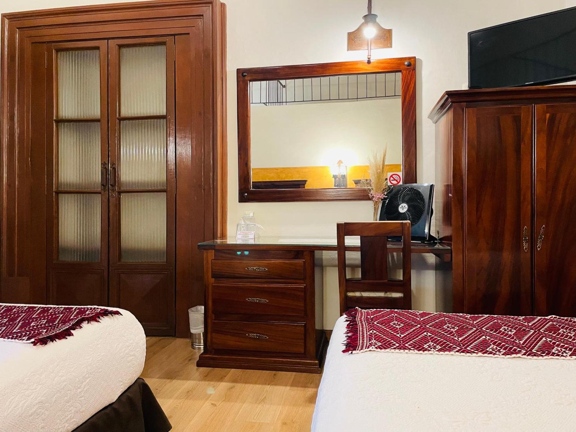 Hotel Historia Морелия Экстерьер фото